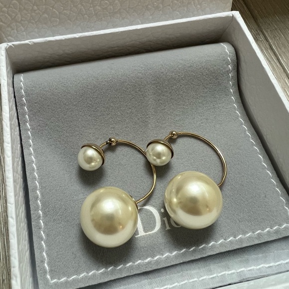 Christian dior tribales pearls half hoop earrings - Picture 2 of 2